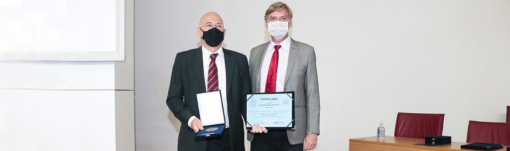 Professor do SEL recebe o Prêmio USP Trajetória pela Inovação